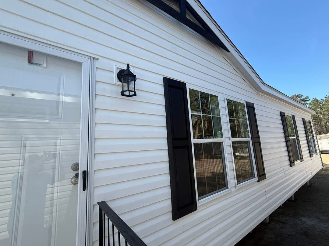 Iron ranch 28563a  home features