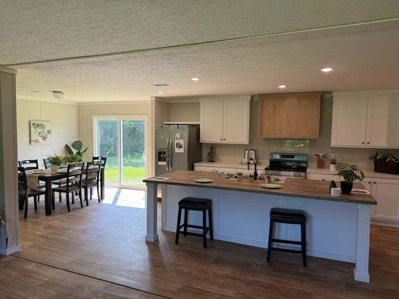 Iron ranch 28563a kitchen home features