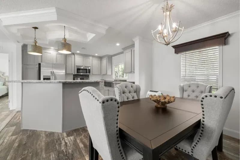 Freedom 2860520 interior home features