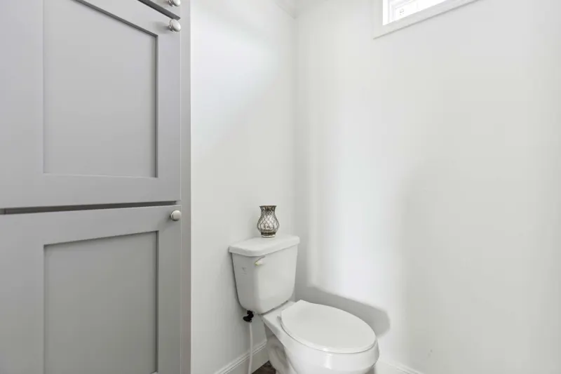 Freedom 3276517 bathroom home features