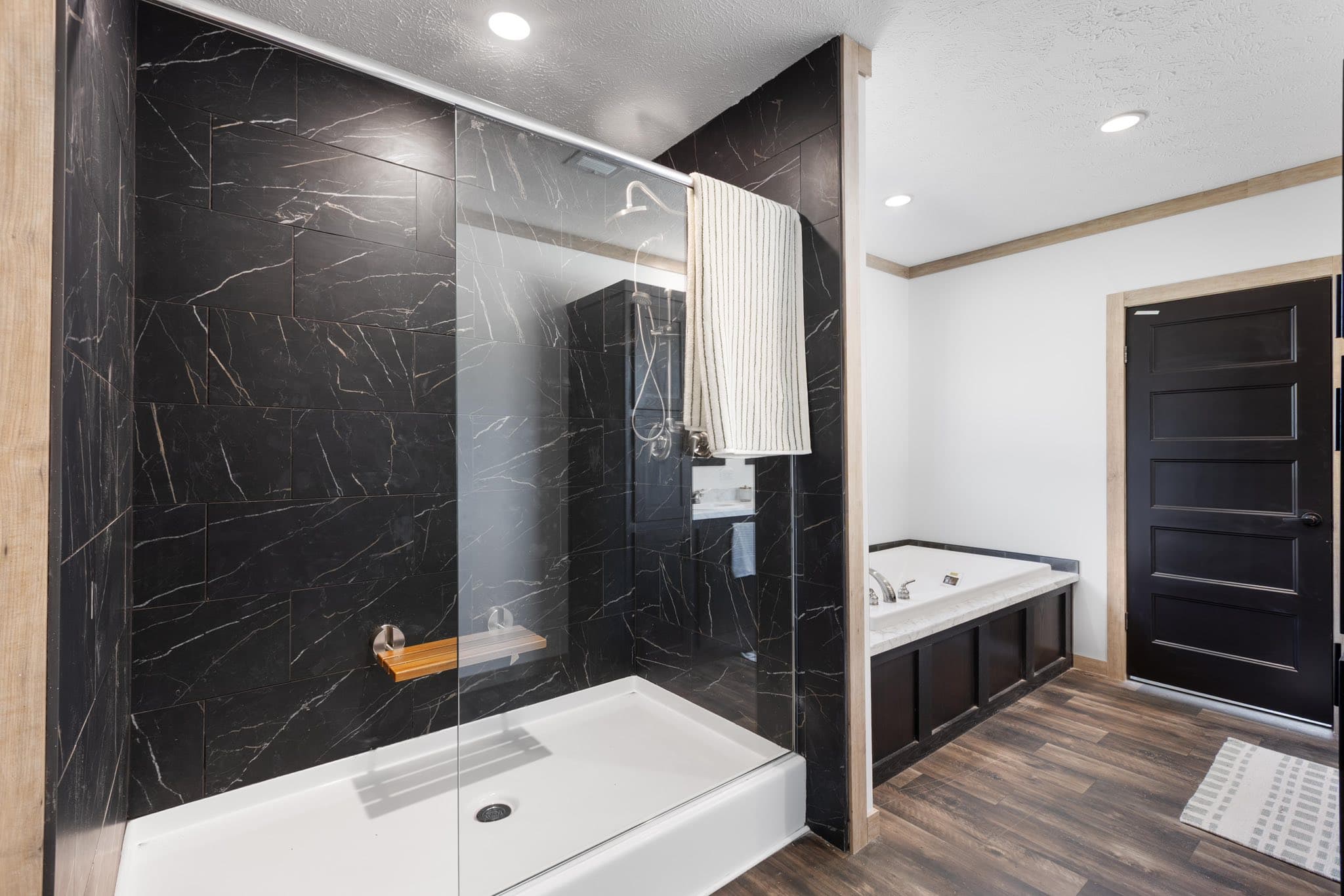 The delilah (inventory) bathroom home features