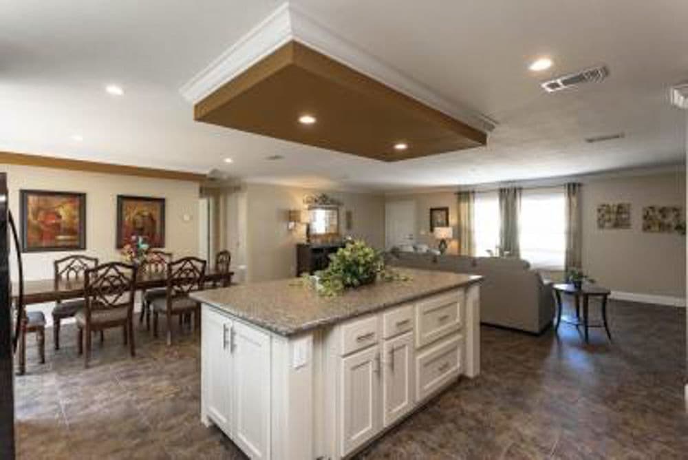 Eastman kitchen home features