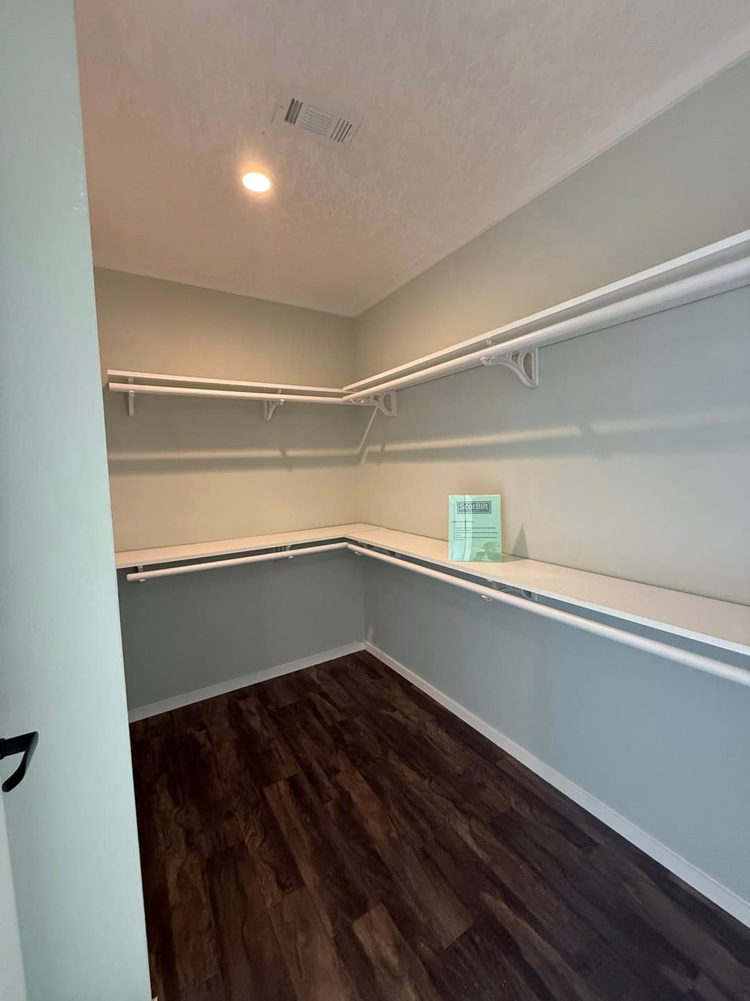 The merlin (inventory) interior home features