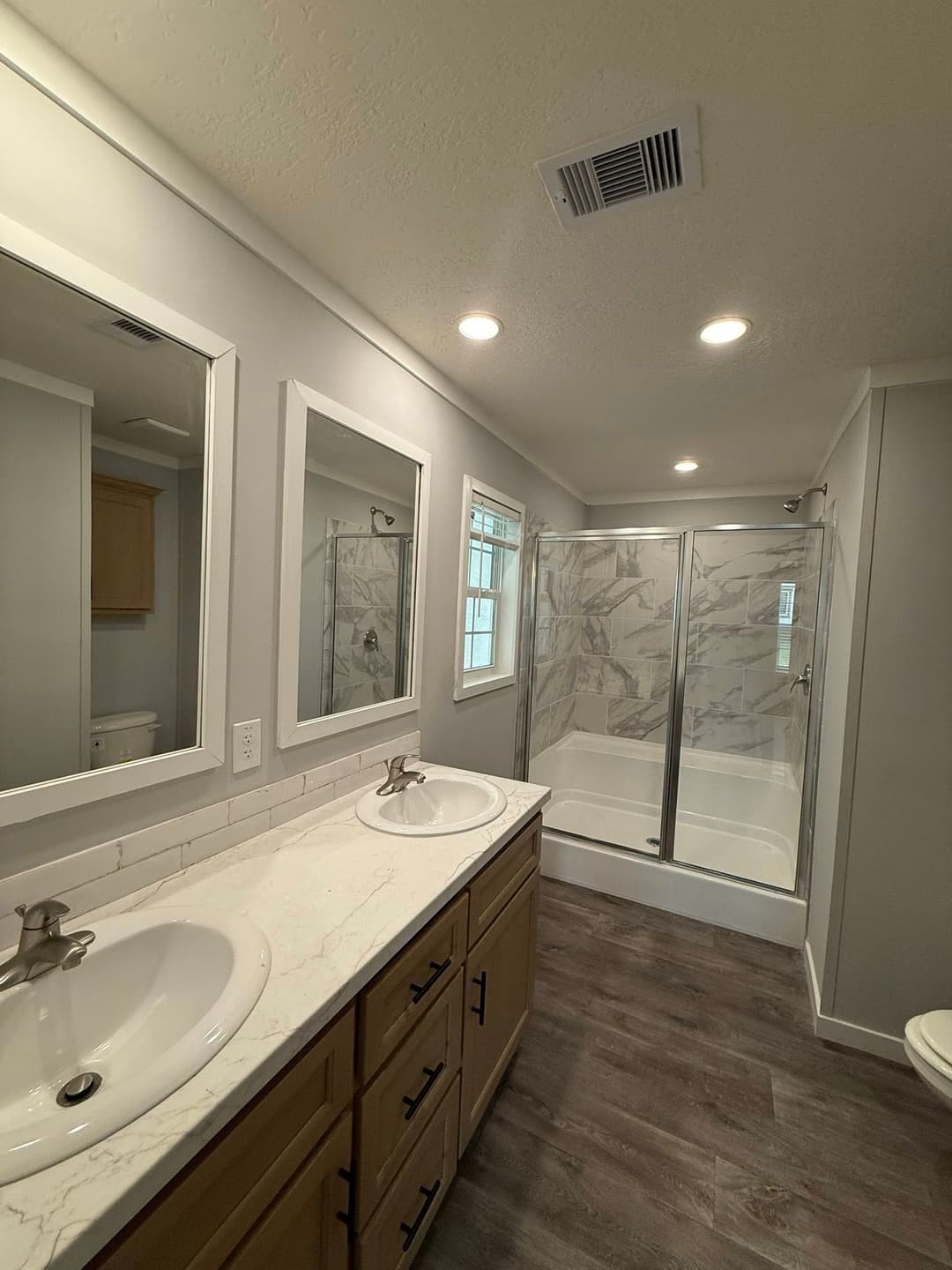 2025 viper (inventory) bathroom home features