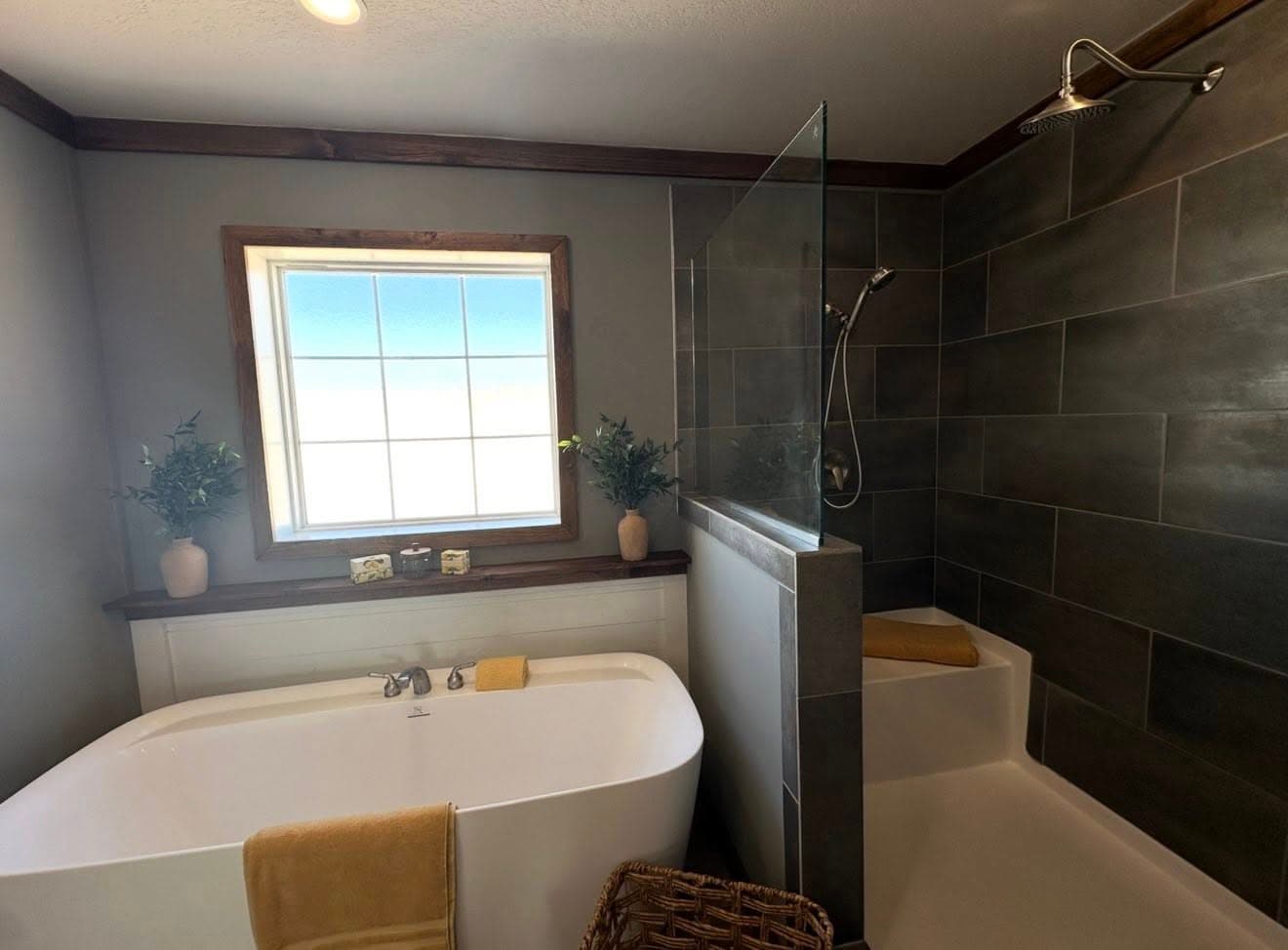 Coming soon-reece 32663a  home features