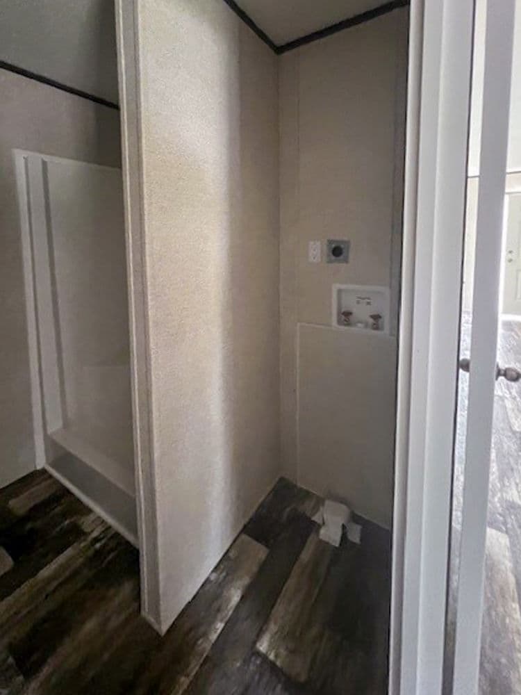 Thrifty bathroom home features