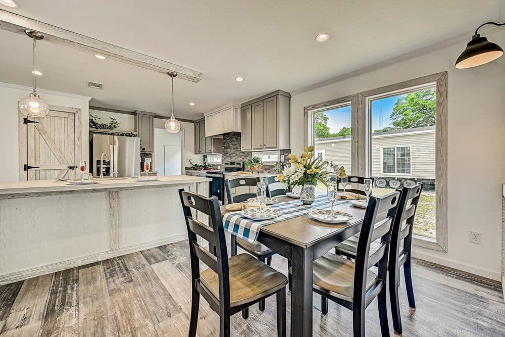 Morvin interior home features