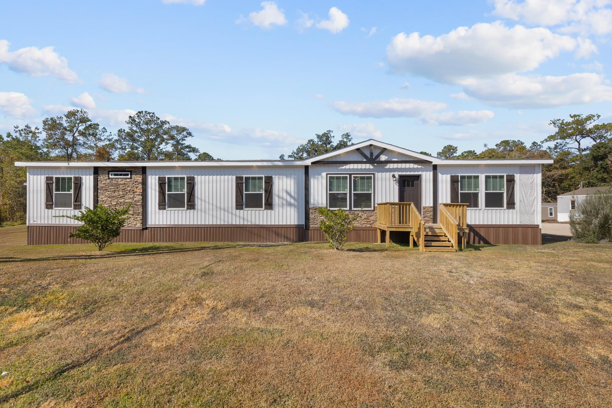 The delilah (inventory) exterior and hero home features