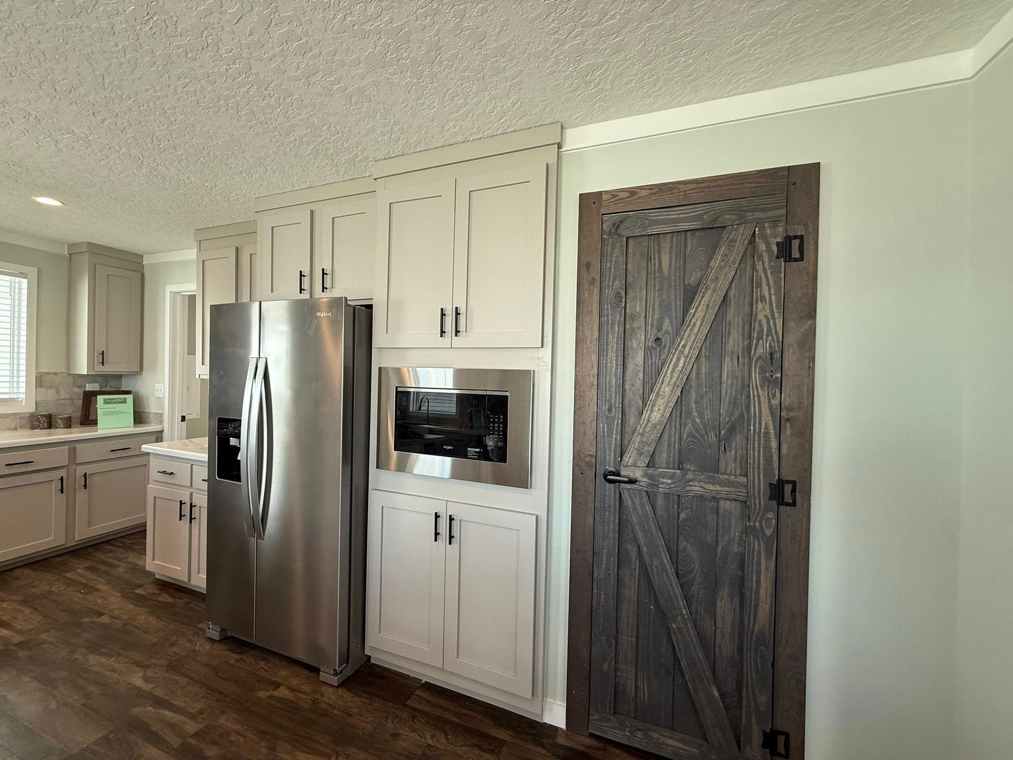 The merlin (inventory) kitchen home features