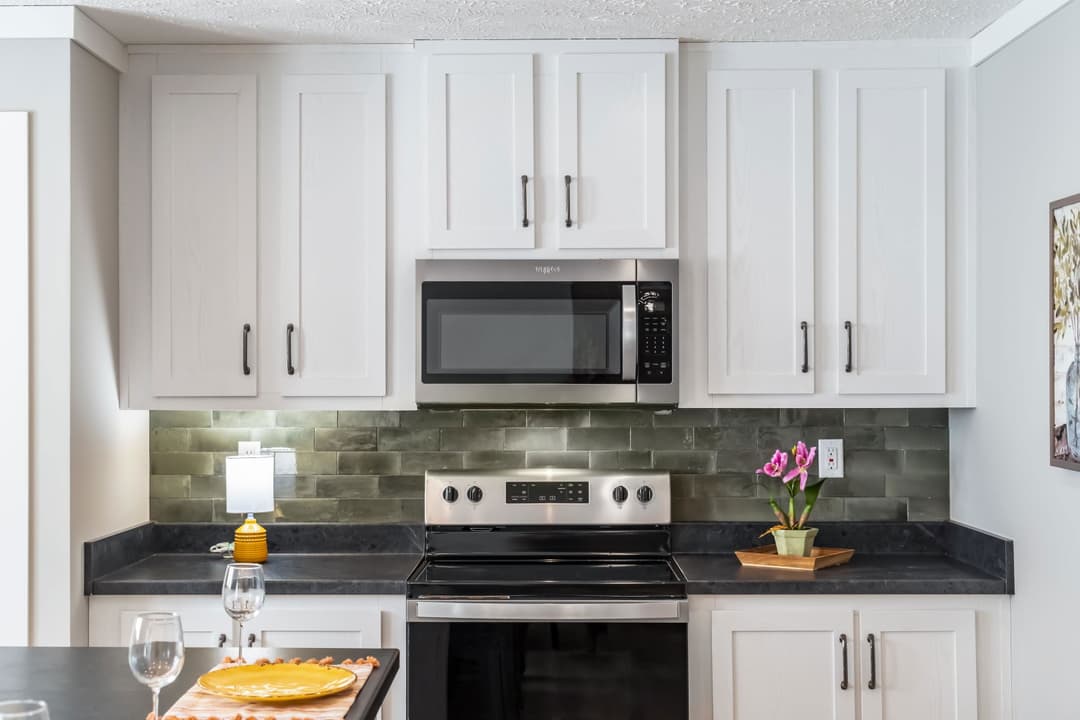 The blackwater kitchen home features