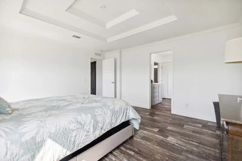 Freedom 3276517 bedroom home features