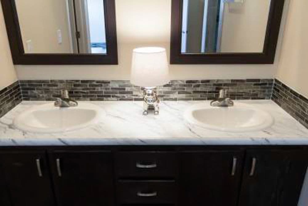 Ridgely bathroom home features