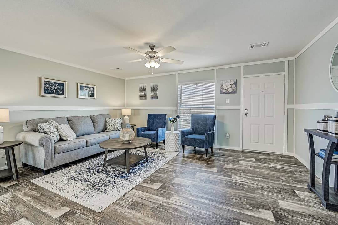 Grand slam 2848302 interior home features