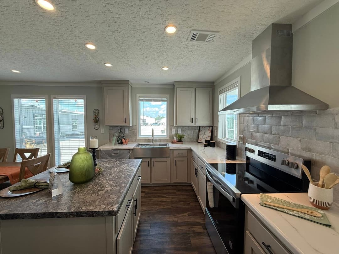 The merlin (inventory) kitchen home features