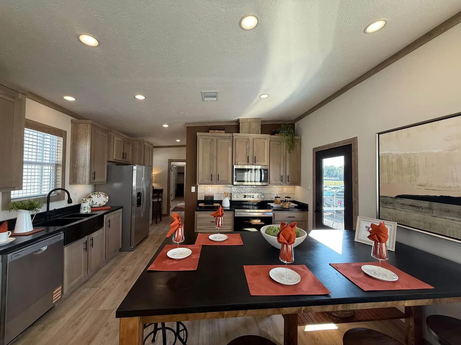 The keystone (coming soon)  home features