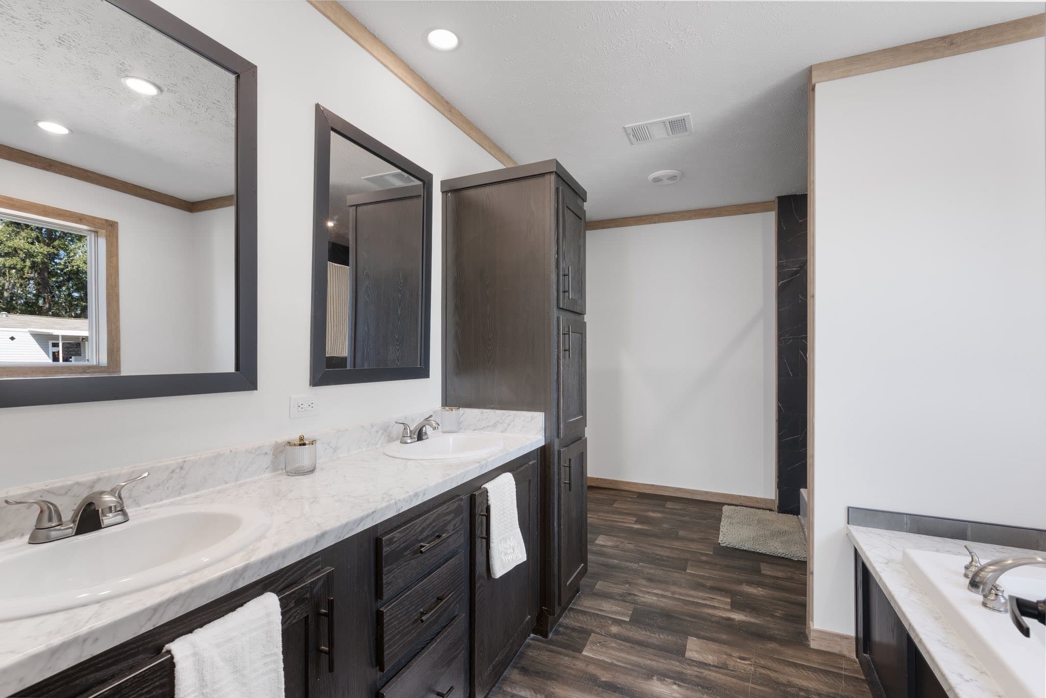 The delilah (inventory) bathroom home features