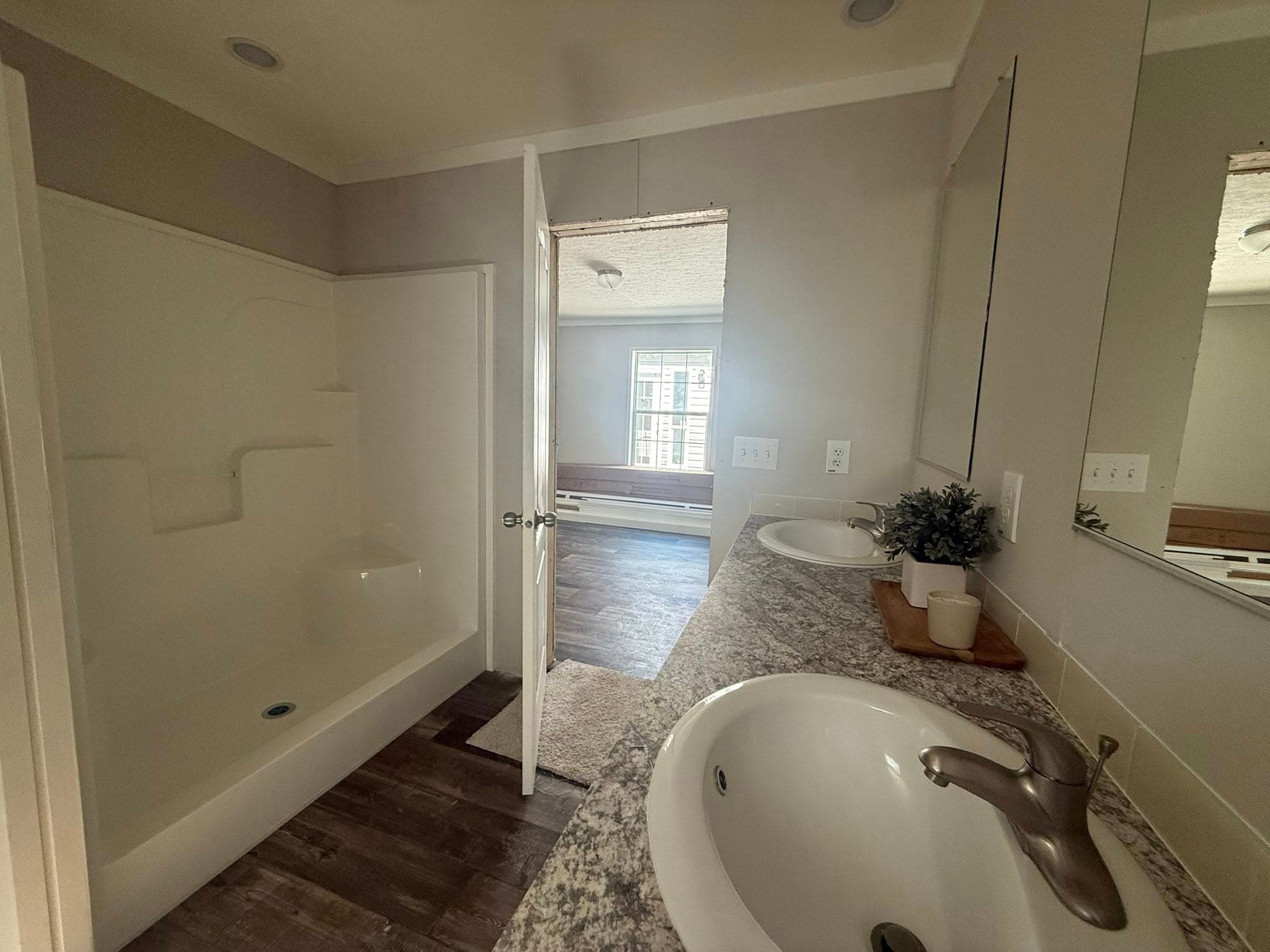 Iron ranch 28563a  home features