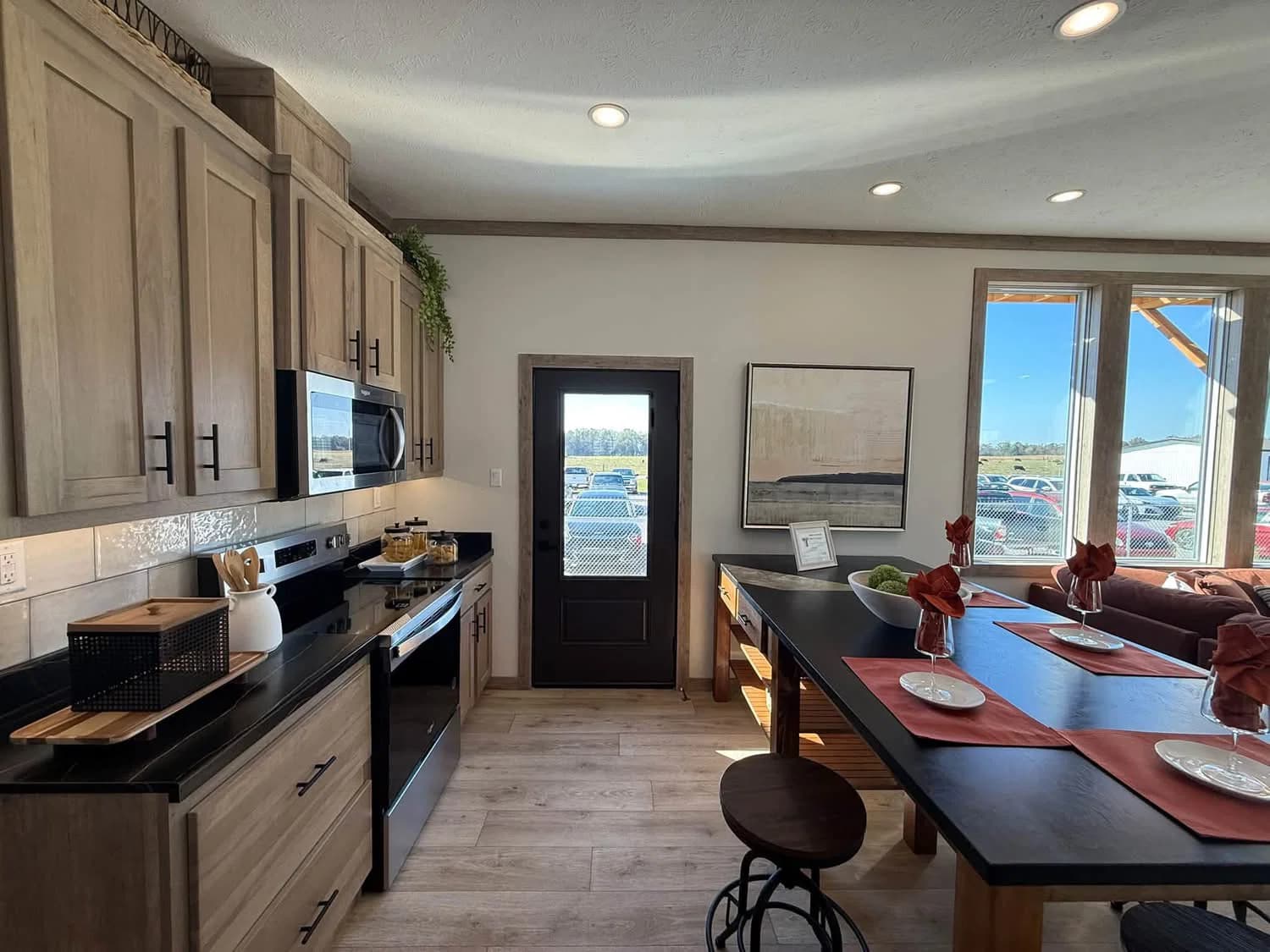 The keystone (coming soon)  home features