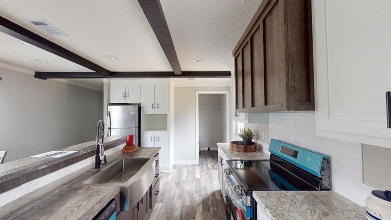 Swagger 16763a kitchen home features