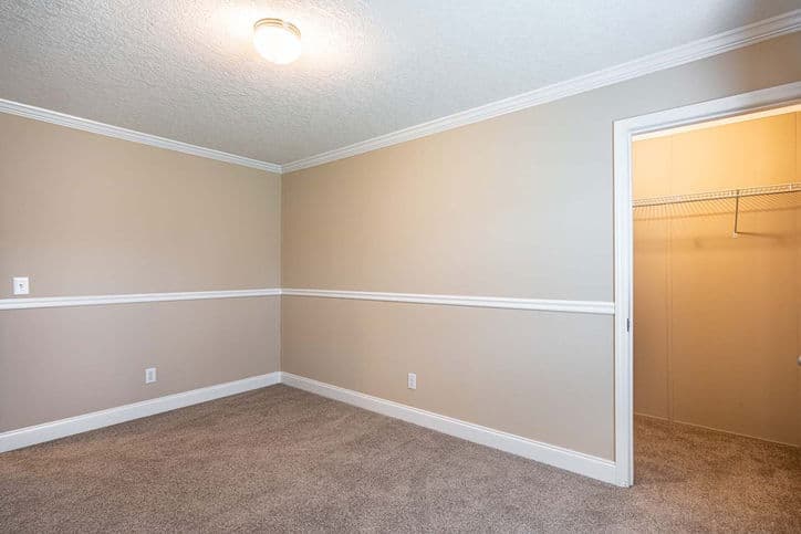 Anderson 32603b bedroom home features