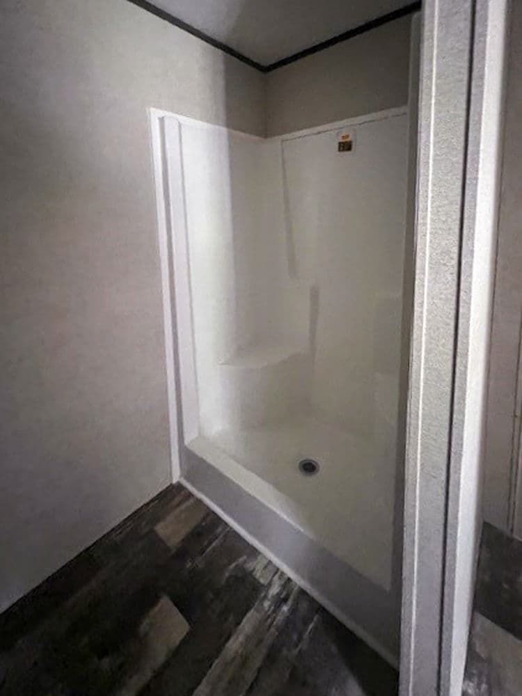 Thrifty bathroom home features