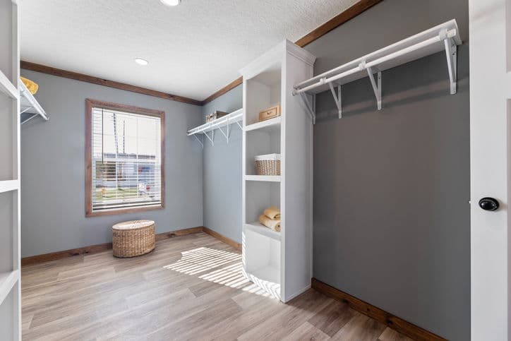 Reece 32663a interior home features