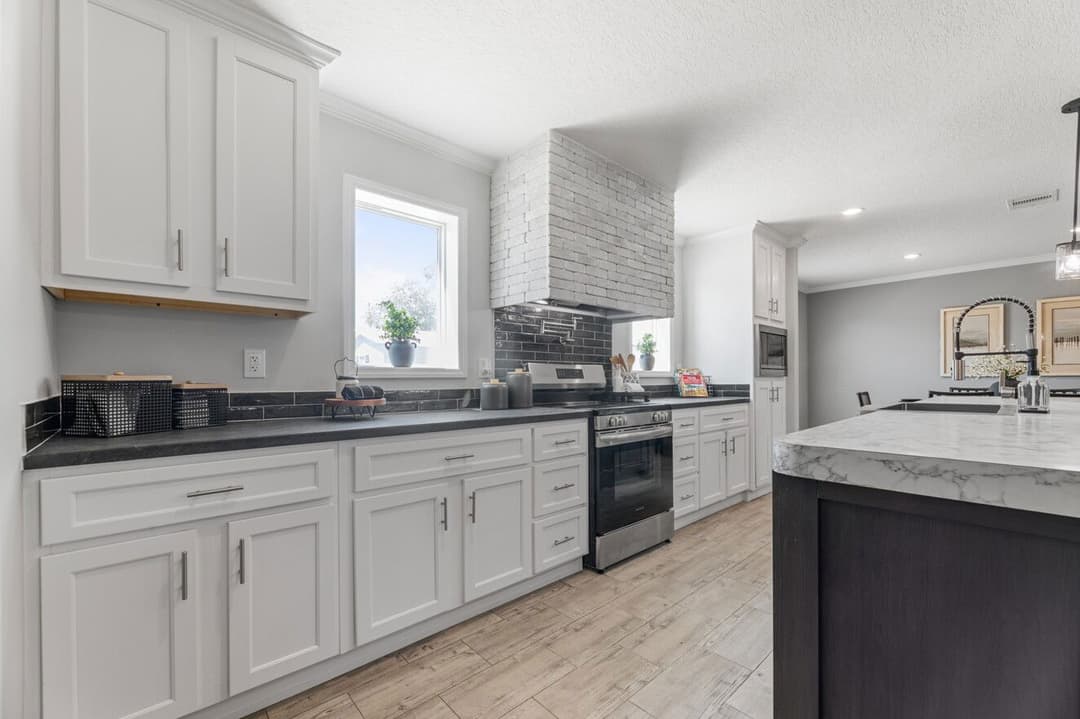 Jones 32764b kitchen home features