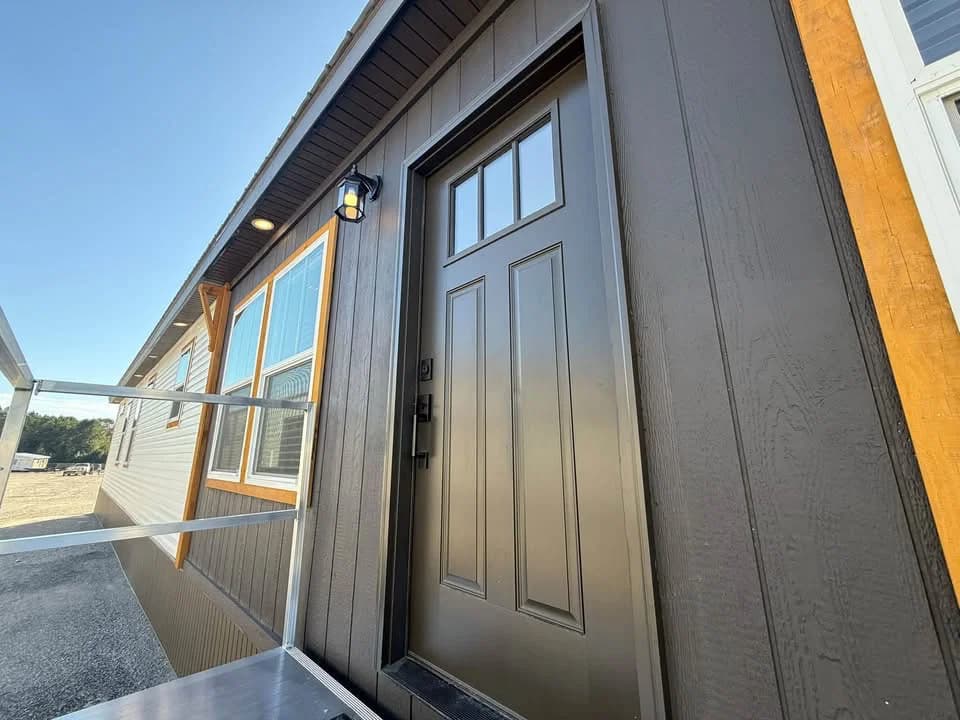The keystone (coming soon)  home features