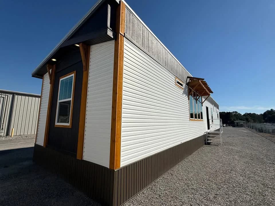The keystone (coming soon)  home features
