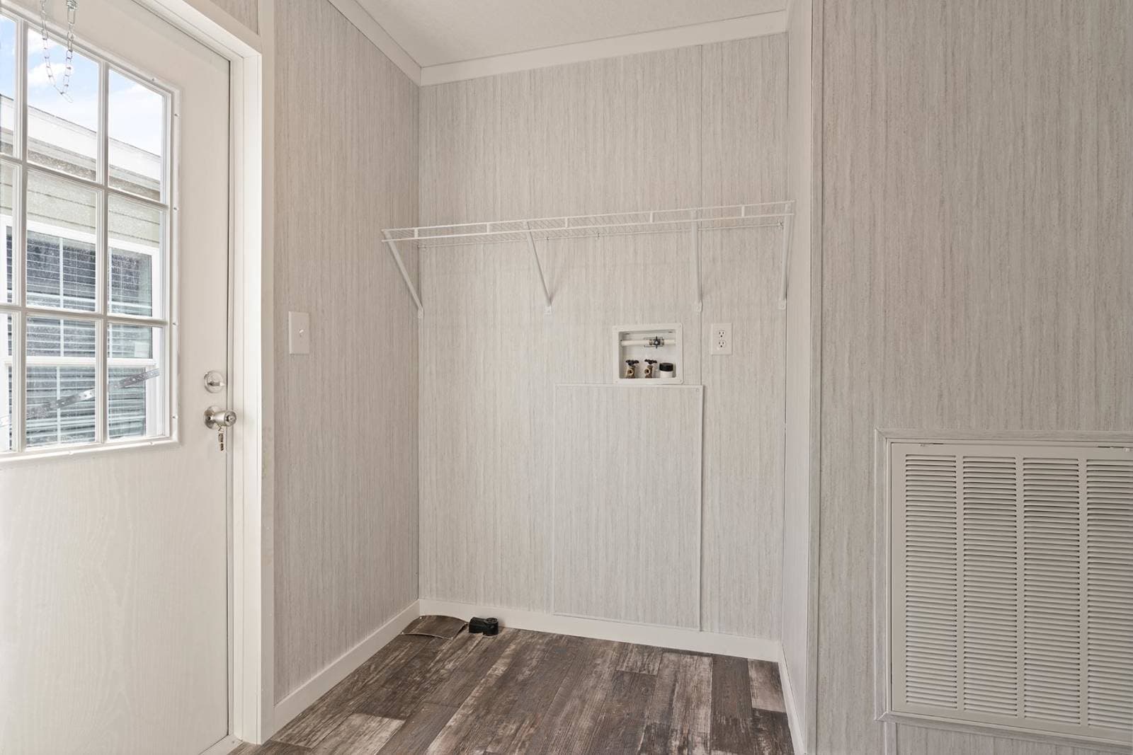 Grand slam 2856256 interior home features