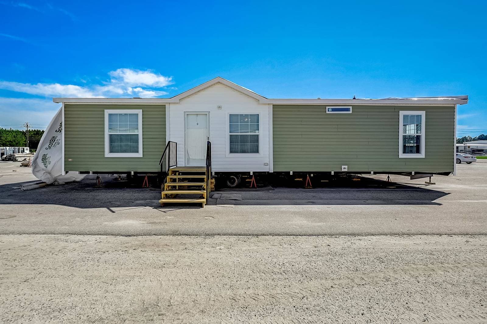 Grand slam 2848302 elevation and exterior home features