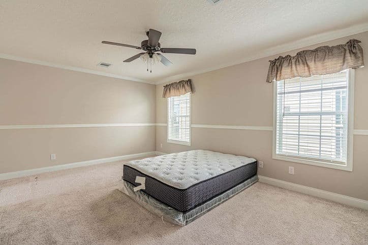 Kimbrel 28764a bedroom home features