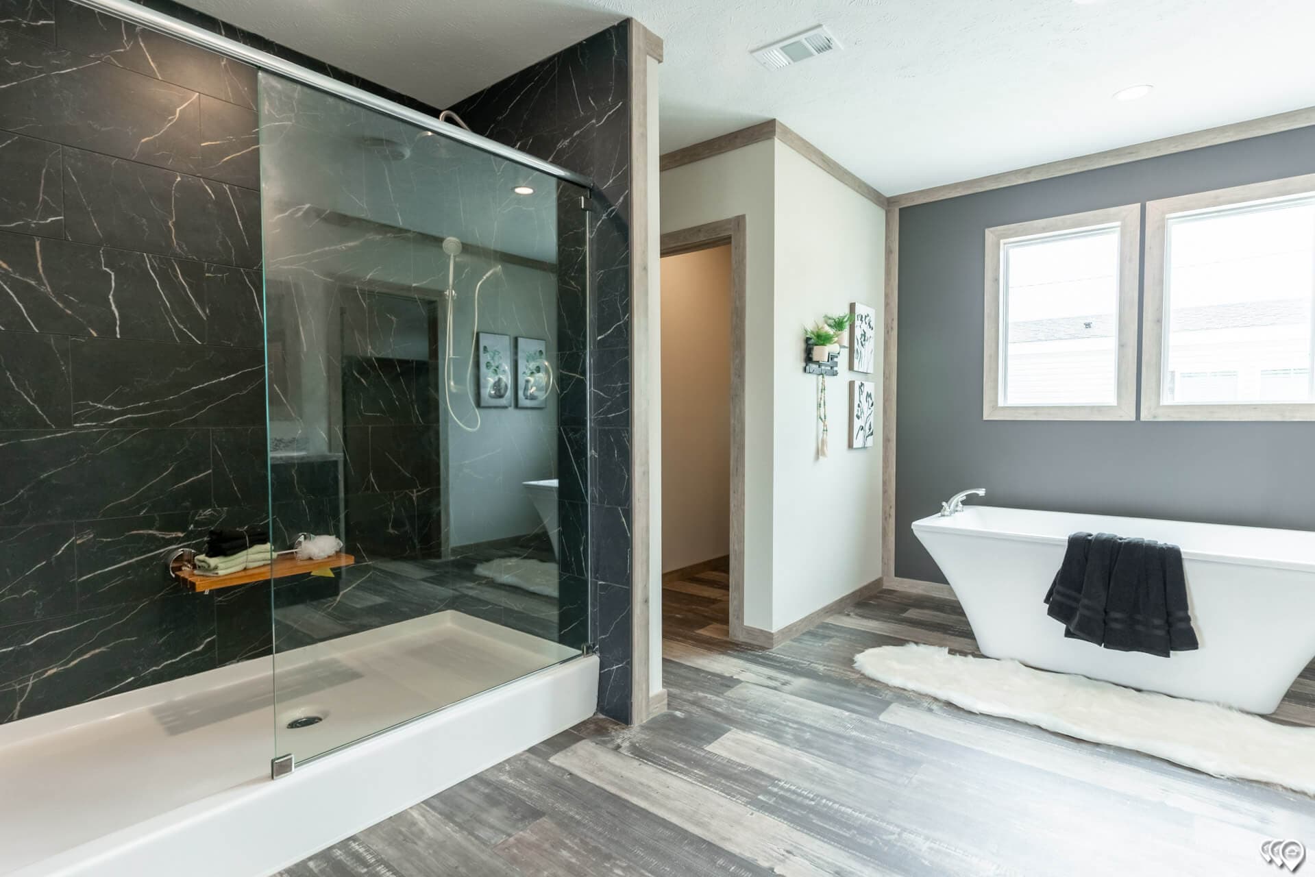 The shoal creek bathroom home features