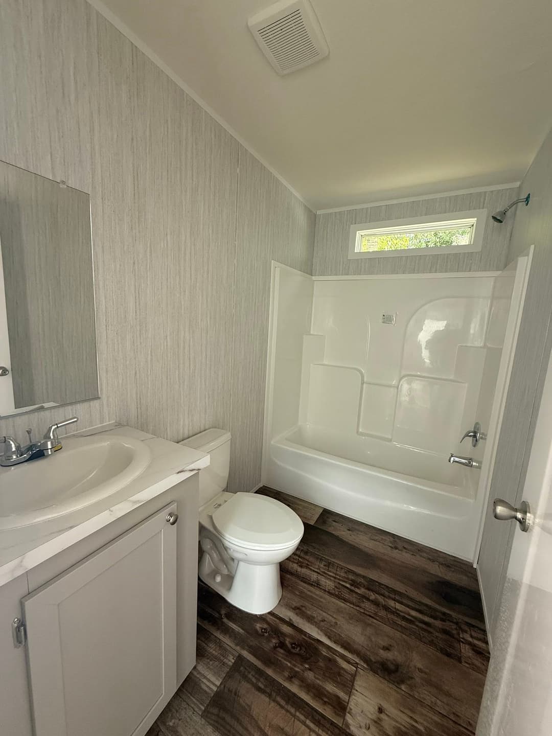 2026 charlie (inventory) bathroom home features