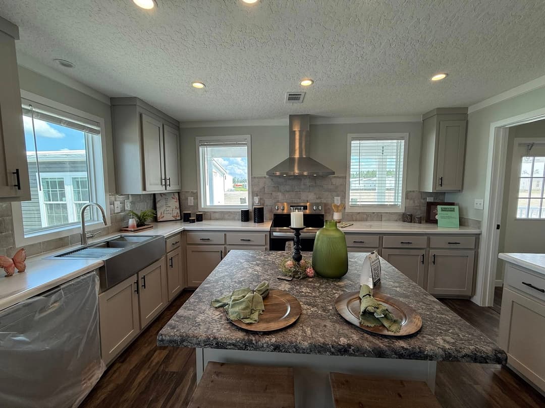 The merlin (inventory) kitchen home features