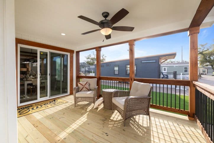 Goose 28643a exterior home features