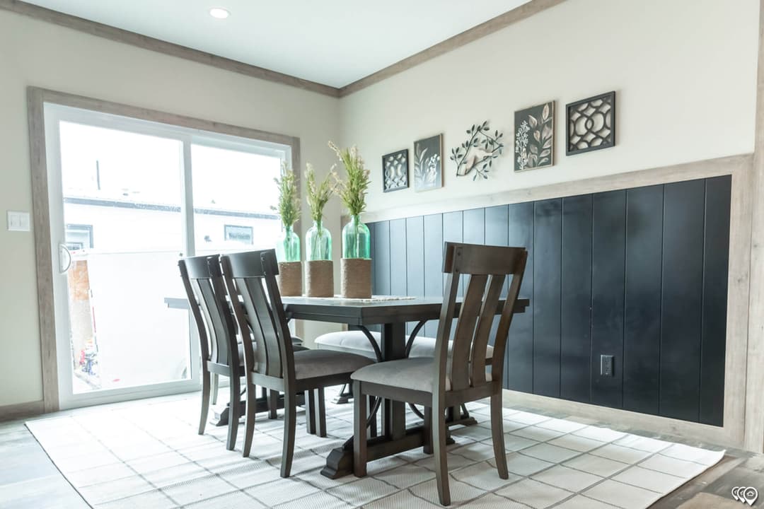 The shoal creek interior home features