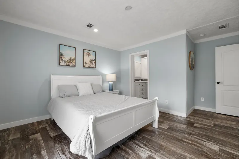 Champion community 2848441 bedroom home features