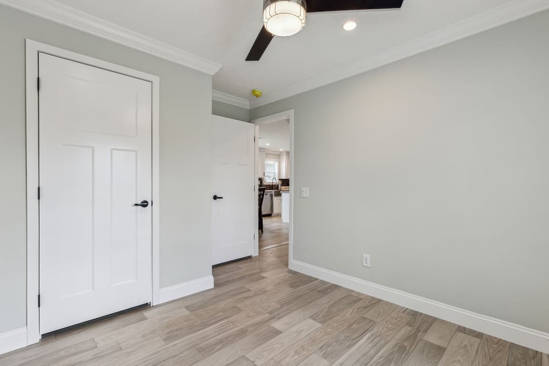 Waycross express 2852477 bedroom home features