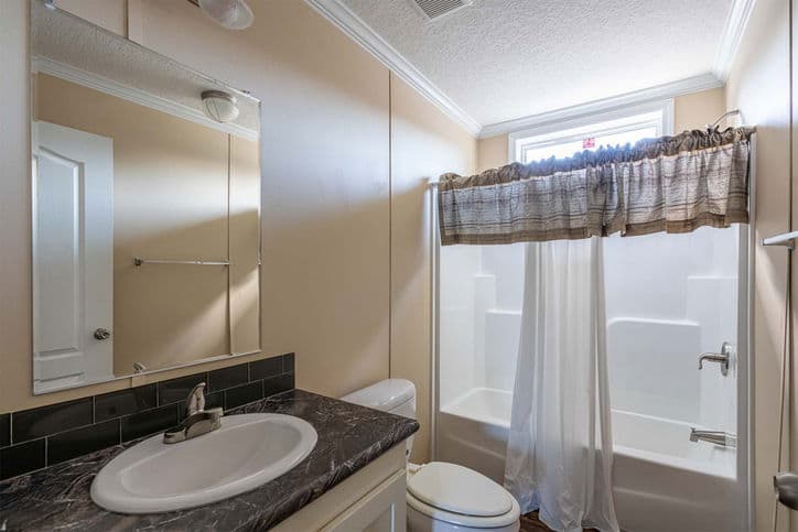 Bannister 28523c bathroom home features