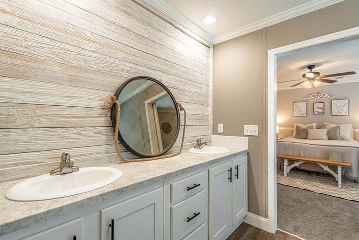 Isidro 32603c bathroom home features