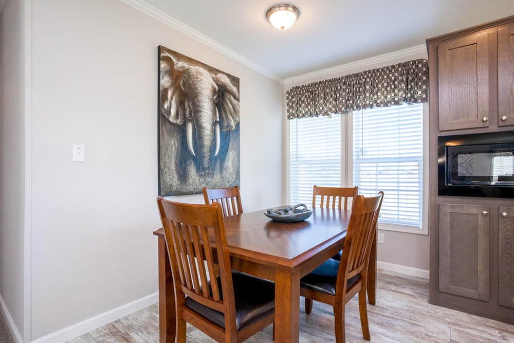 Natilus interior home features