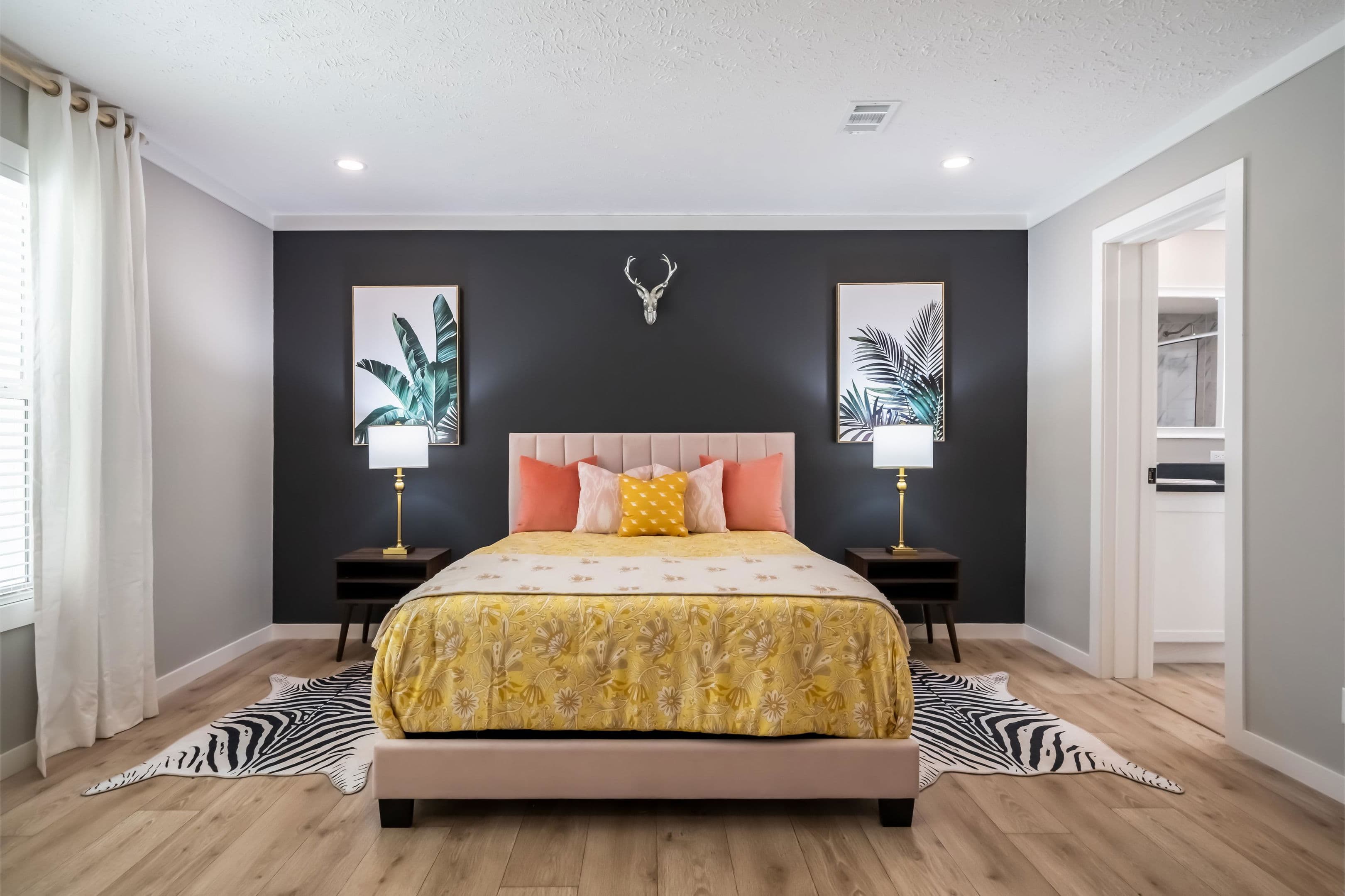The blackwater bedroom home features