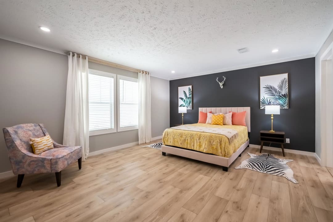 The blackwater bedroom home features