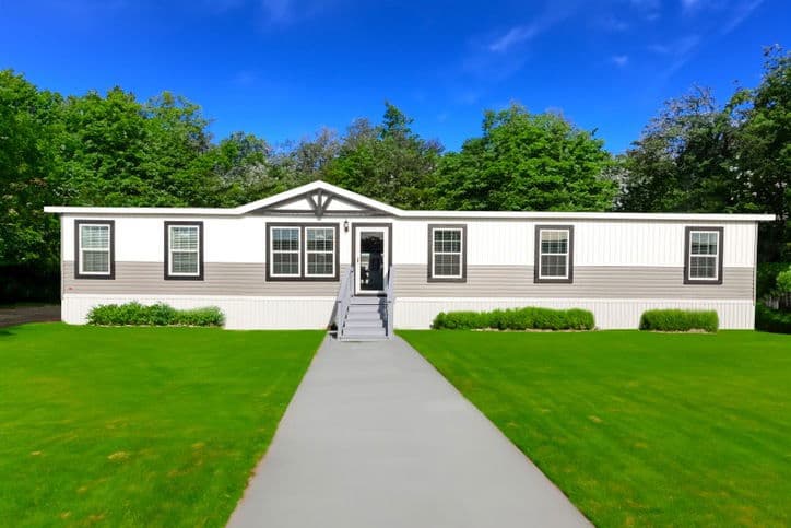 Sparrow 32725a hero, elevation, and exterior home features