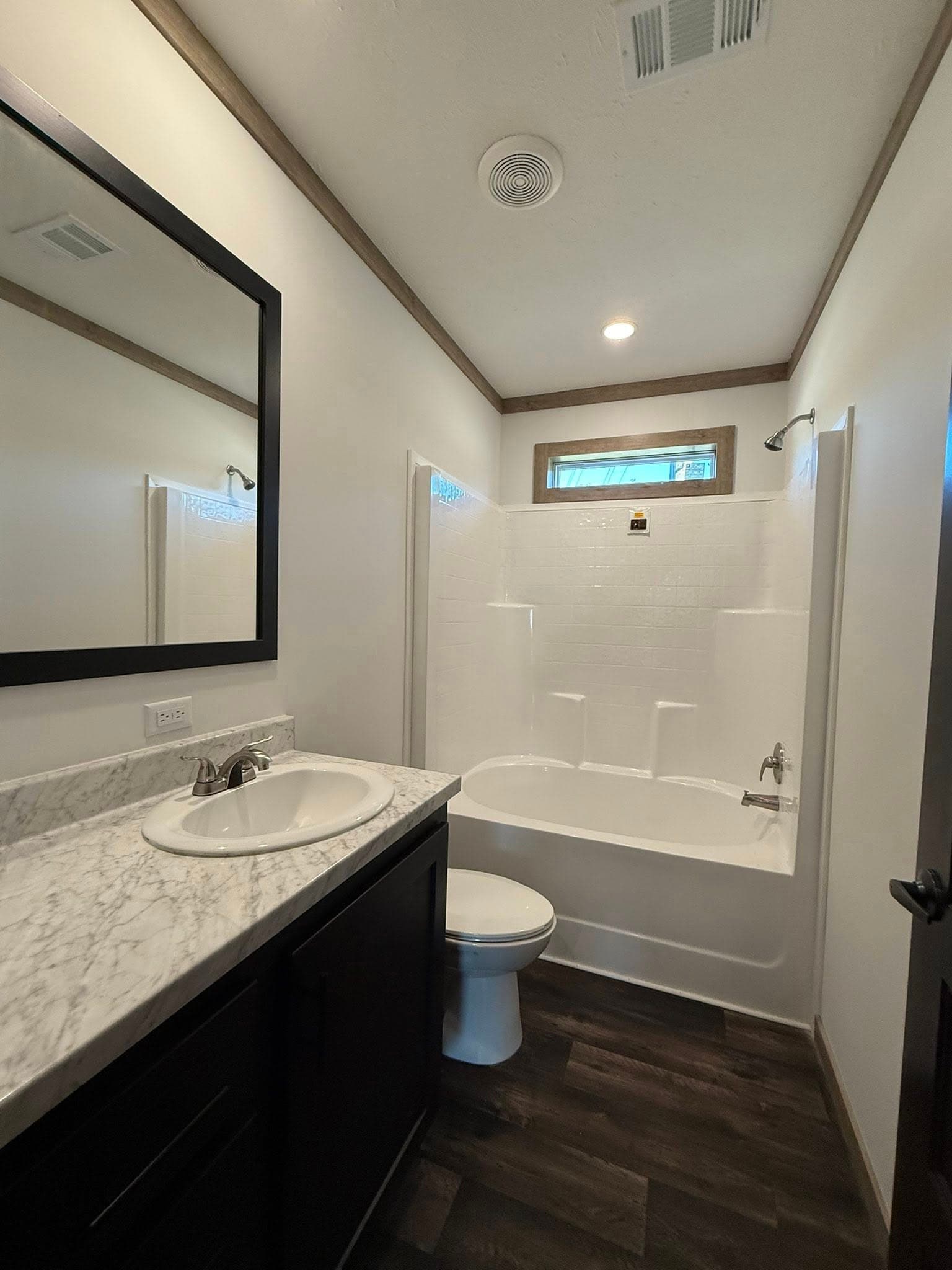 The delilah (inventory) bathroom home features