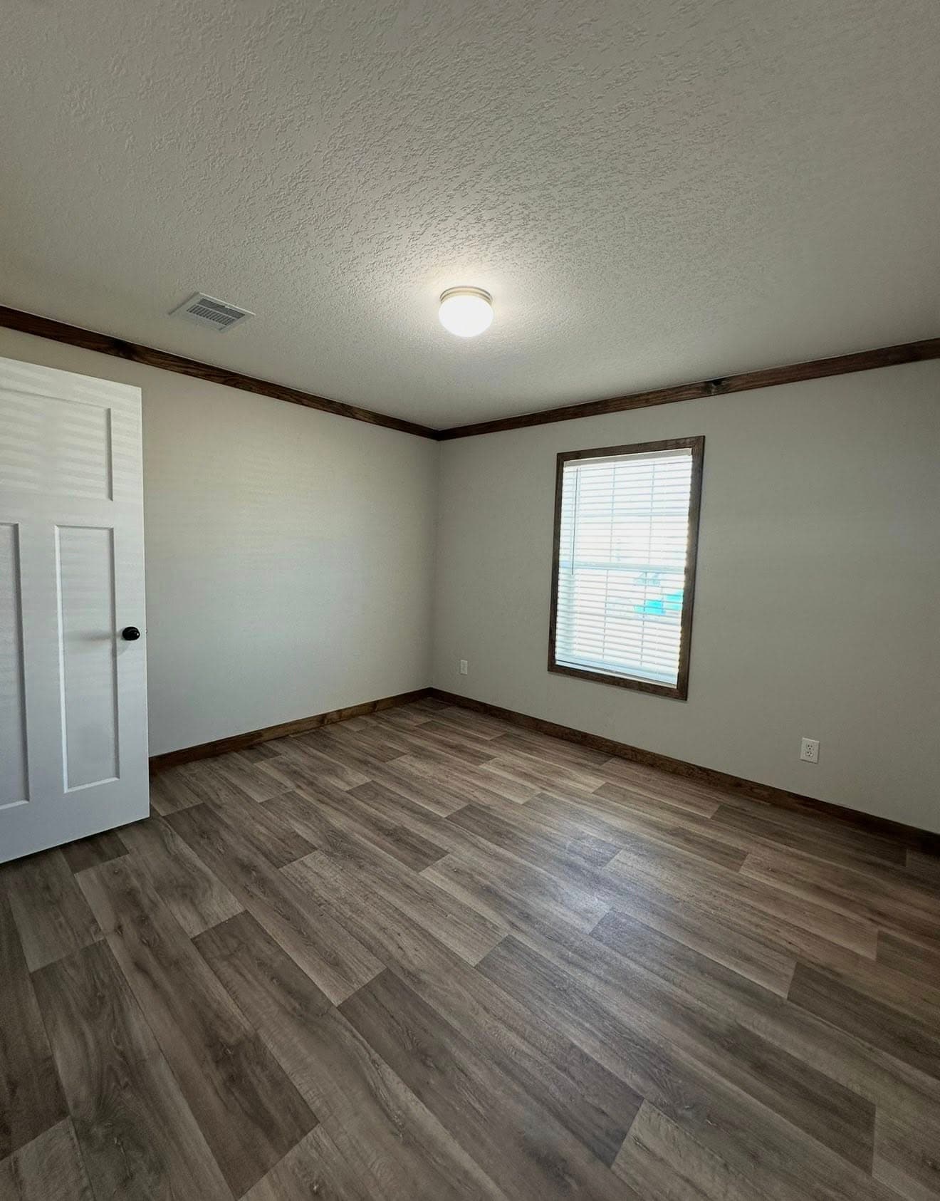 Coming soon-reece 32663a  home features