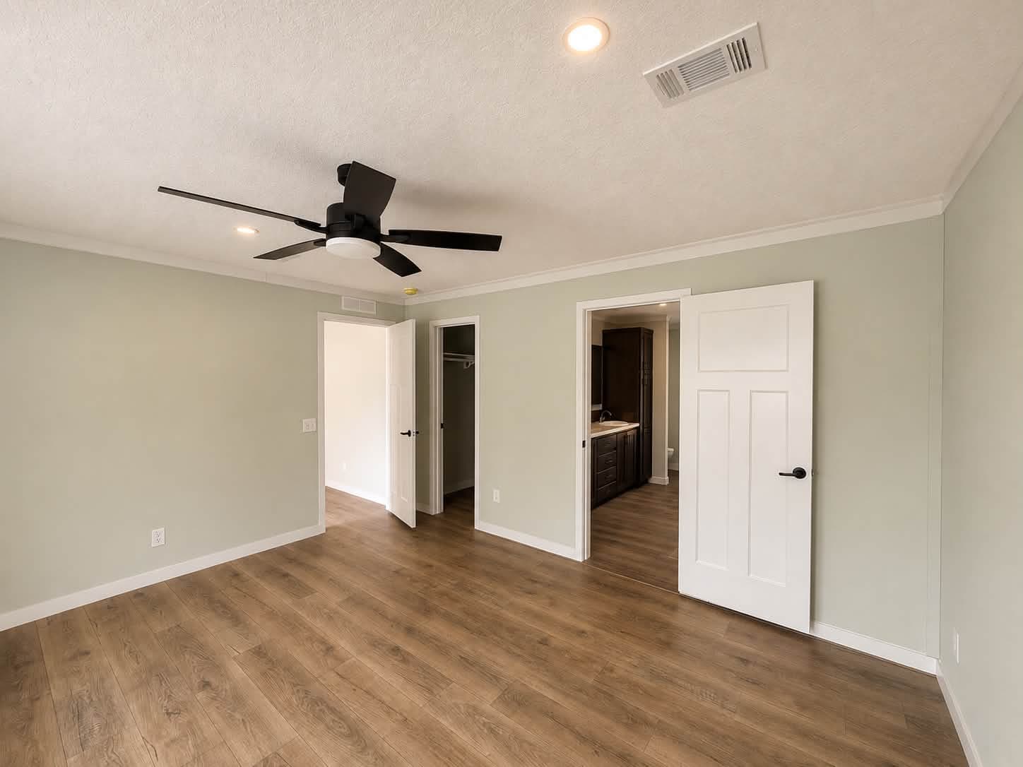 2026 legend (inventory)  home features