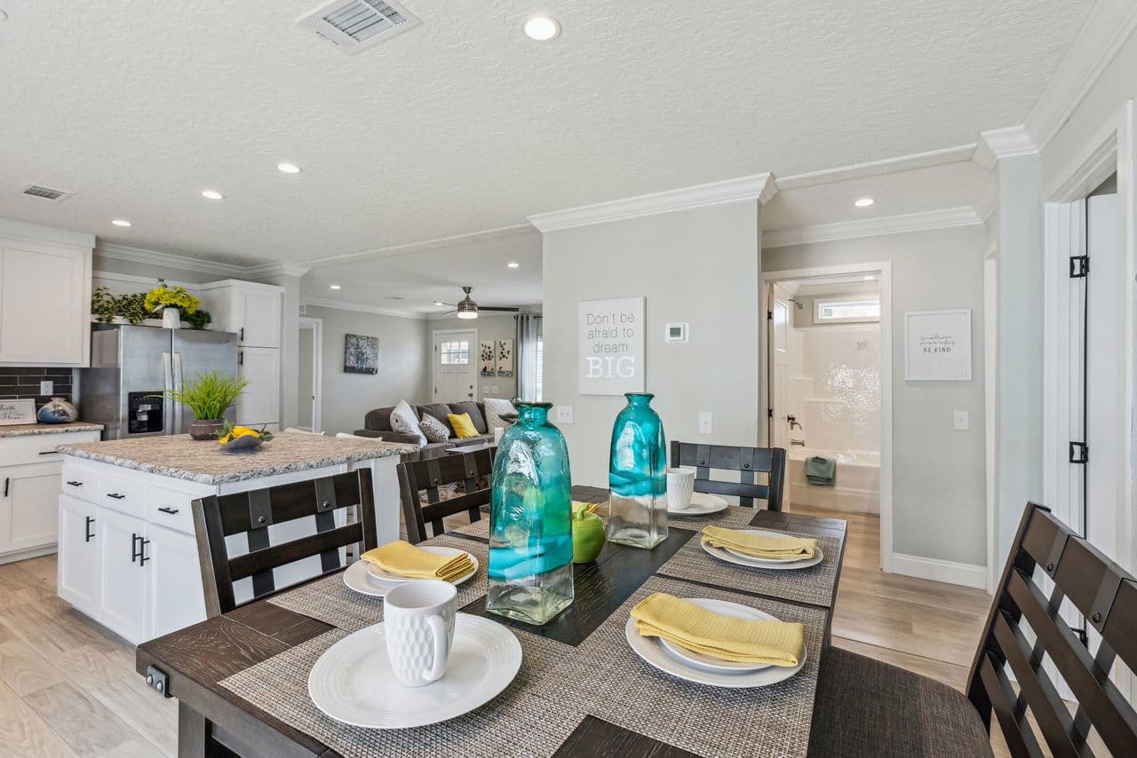 Waycross express 2852477 interior home features