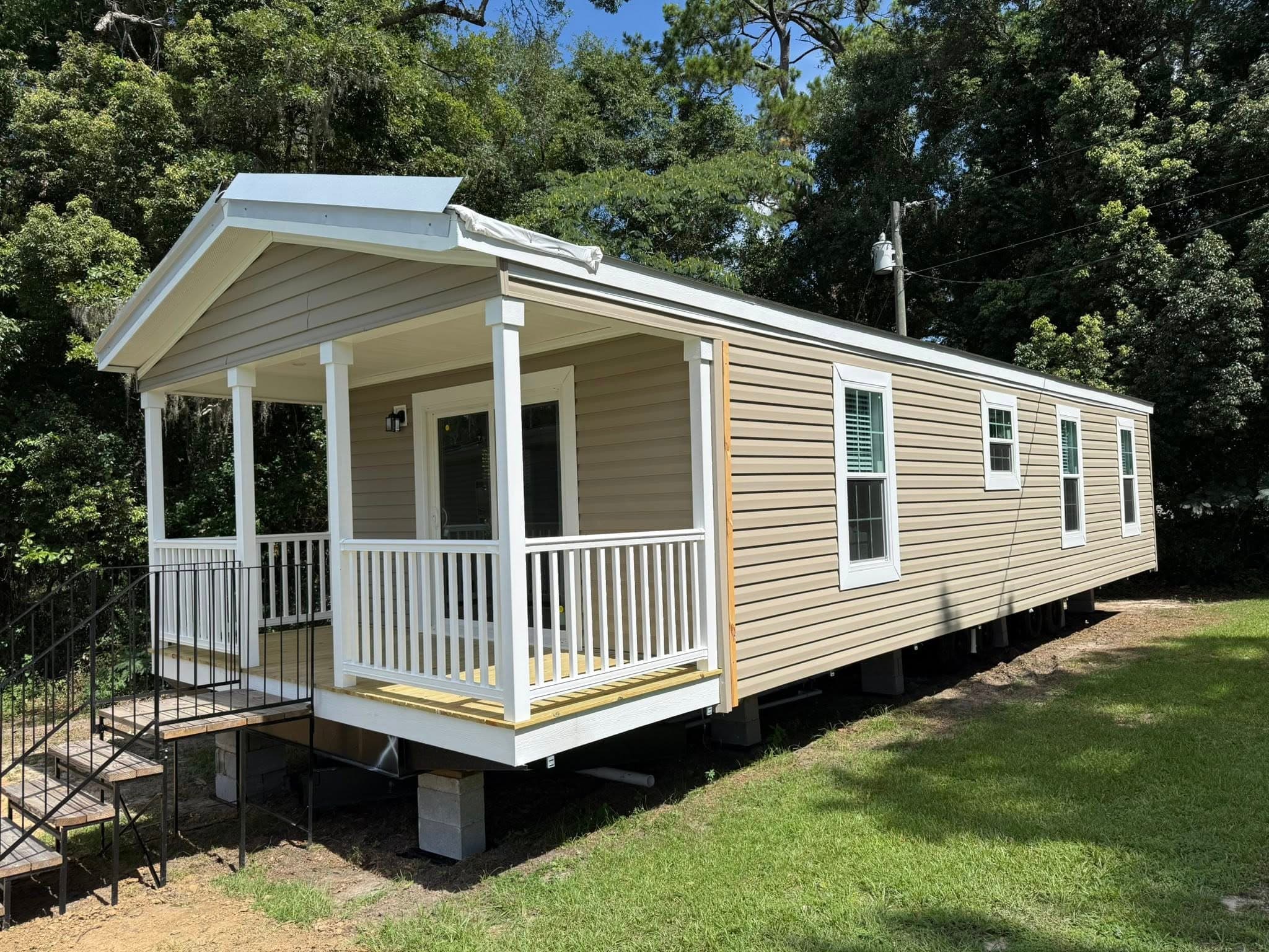 Destiny porch model (inventory) exterior and hero home features